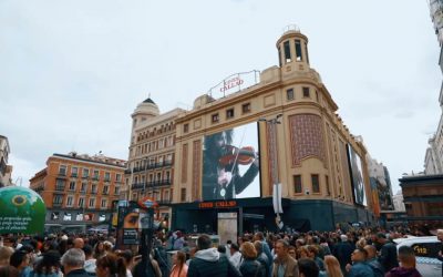 ARA MALIKIAN PRESENTS ITS NEW ALBUM WITH SYNCHRONISED ACTION ON THE CALLAO SCREENS