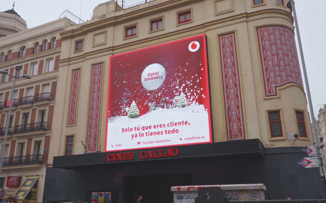 VODAFONE, SRA. RUSHMORE E YMEDIA REALIZAN LA PRIMERA CAMPAÑA 3D EN CALLAO CITY LIGHTS