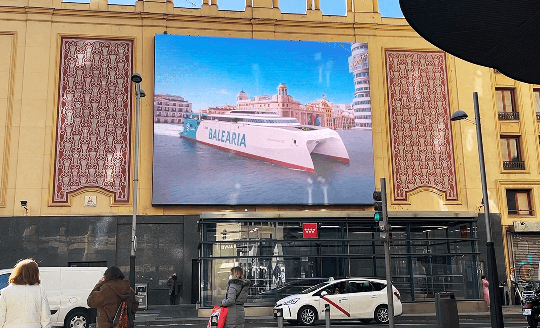 BALEÀRIA ATRACA UNO DE SUS FERRIS EN LA PLAZA DEL CALLAO