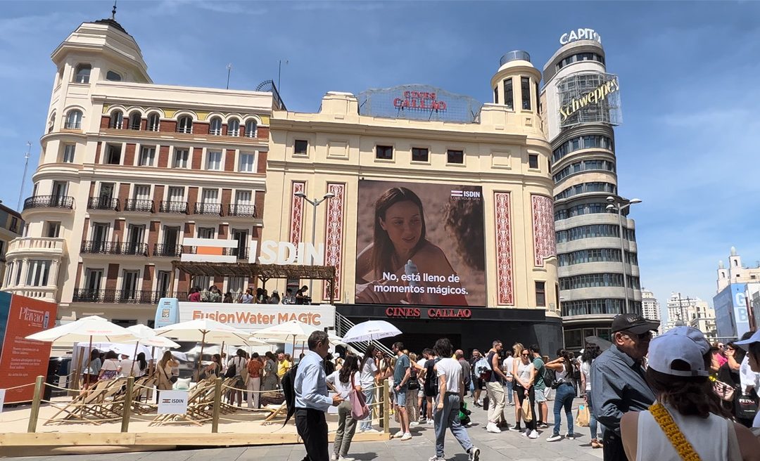 ISDIN INSTALA UNA PLAYA ARTIFICIAL EN CALLAO