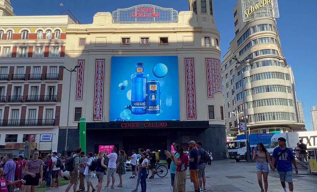 SOLÁN DE CABRAS REFRESCA LA PLAZA DEL CALLAO