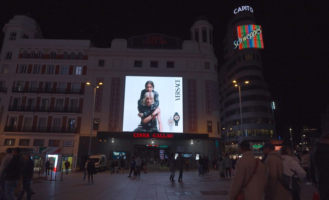 VERSACE LANZA NUEVA COLECCIÓN DE RELOJES EN CALLAO CITY LIGHTS