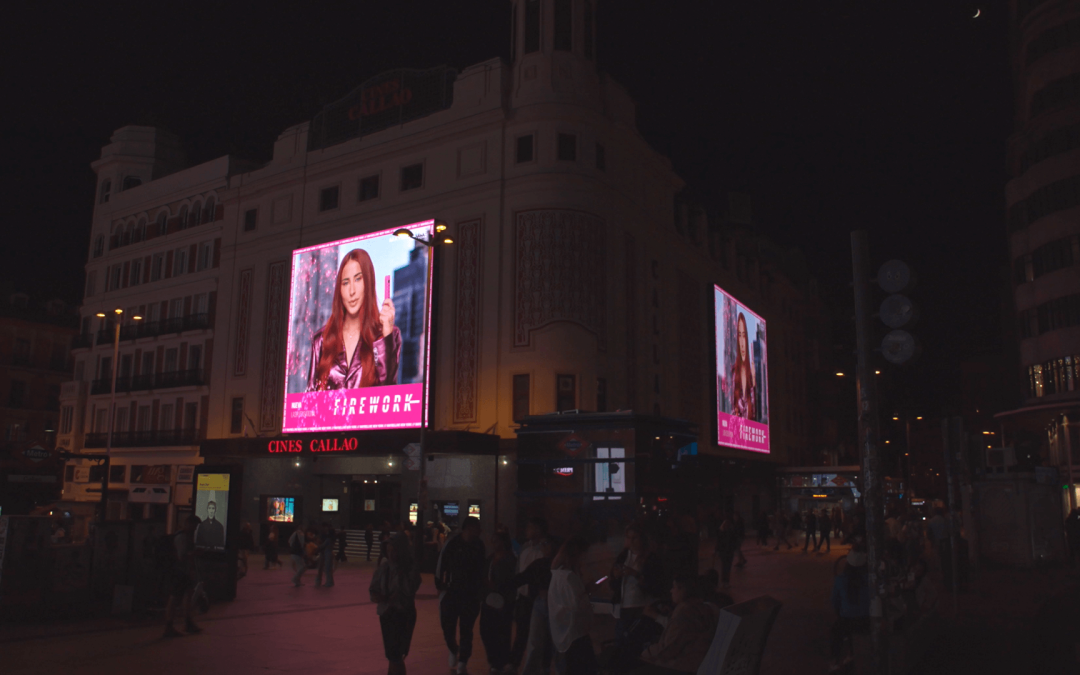 MAYBELLINE HAS FIREWORKS IN THE CALLAO SQUARE