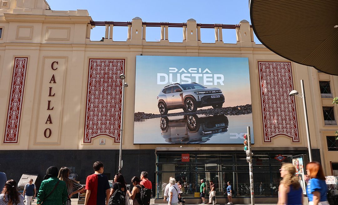 DACIA DUSTER EXHIBITS ITS NEW PRODUCTS IN CALLAO CITY LIGHTS