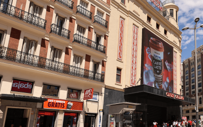 KAIKU INUNDA DE CAFÉ FRÍO LA GRAN VÍA MADRILEÑA