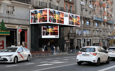 DIM ESCENIFICA LAS CUALIDADES DE SUS LEGGINGS Y MEDIAS EN CIRCUITO GRAN VIA