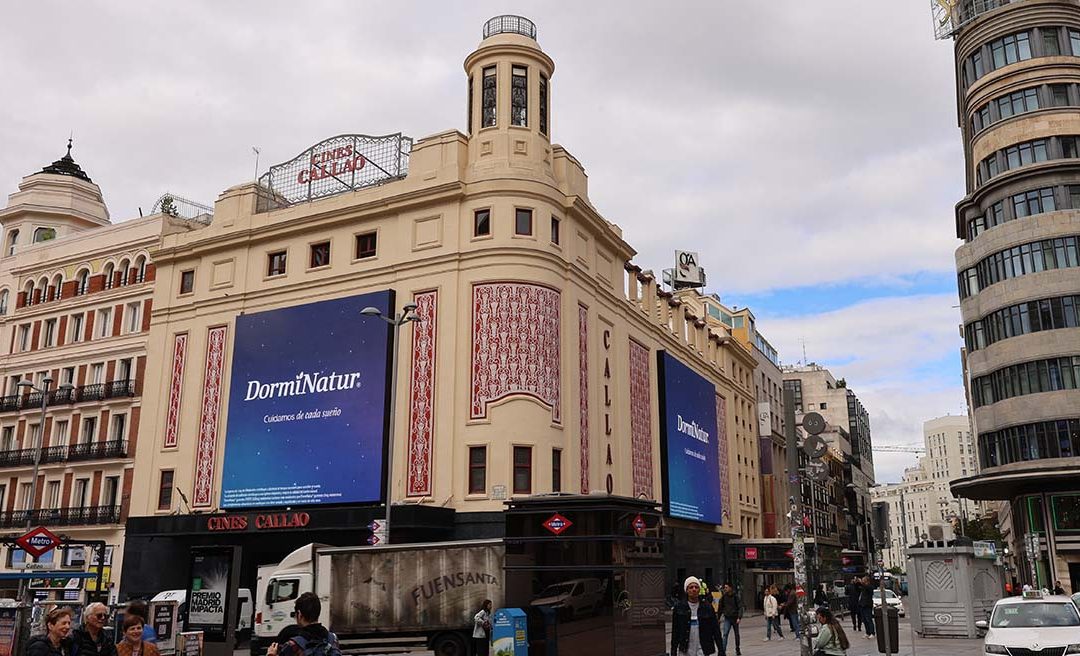 DORMINATUR WATCHES OVER OUR SLEEP IN CALLAO CITY LIGHTSS