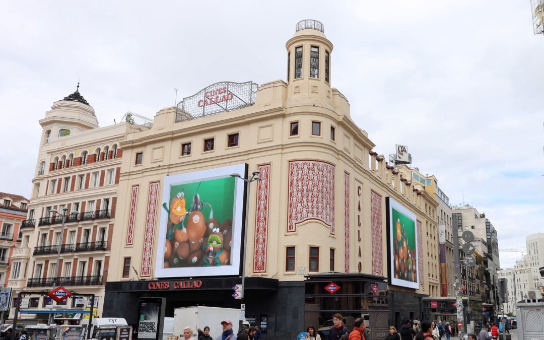 ZESPRI FLOODS THE PLAZA DEL CALLAO WITH KIWIS