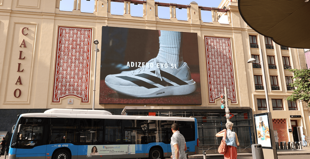 ADIDAS-EVO-RUNNING