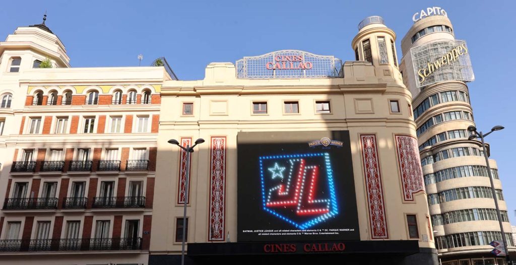 PARQUE WARNER PRESENTA SU NUEVO ESPECTÁCULO EN CALLAO CITY LIGHTS
