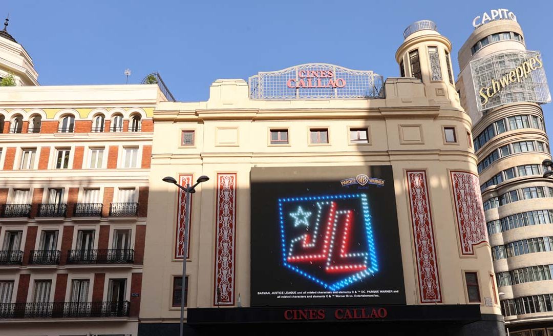 WARNER PARK PRESENTS ITS NEW SHOW AT CALLAO CITY LIGHTS