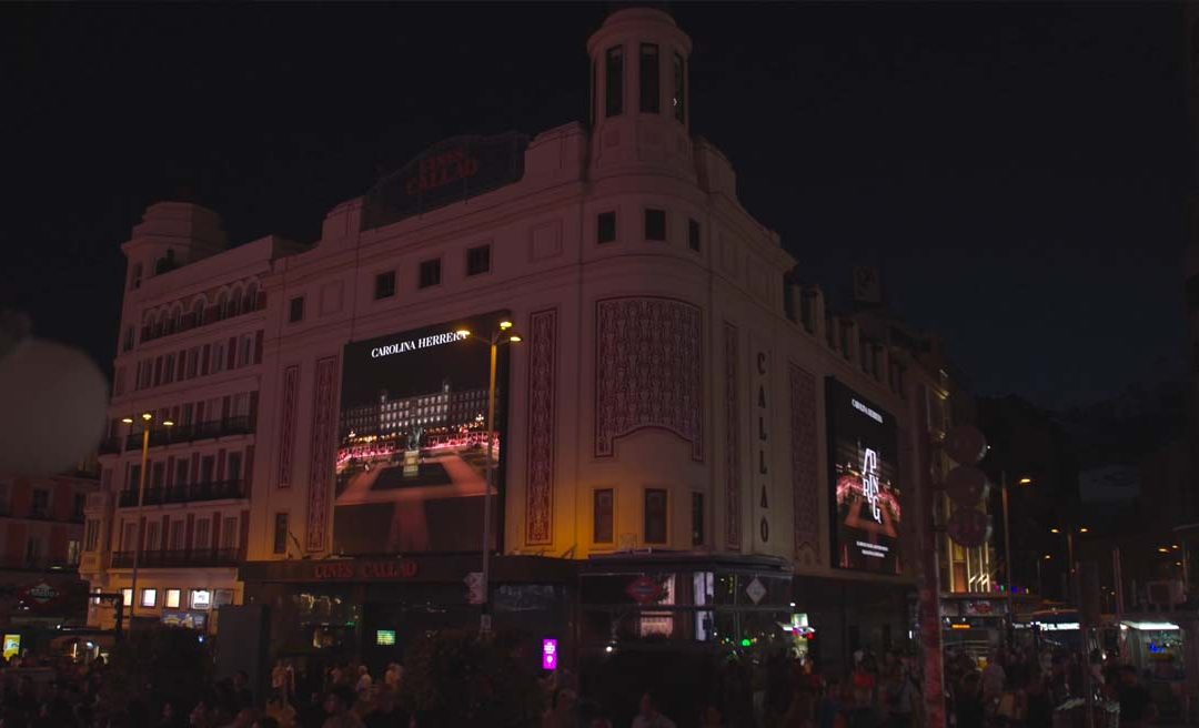 CALLAO CITY LIGHTS RETRANSMITE EN DIRECTO EL DESFILE DE CAROLINA HERRERA CELEBRADO EN LA PLAZA MAYOR