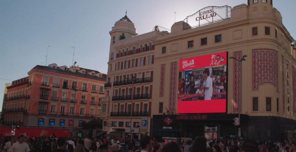 CALLAO CITY LIGHTS RETRANSMITE EL RETO DE NESTLÉ A PELDANYOS DE CATAR EN DIRECTO SUS NUEVAS TABLETAS
