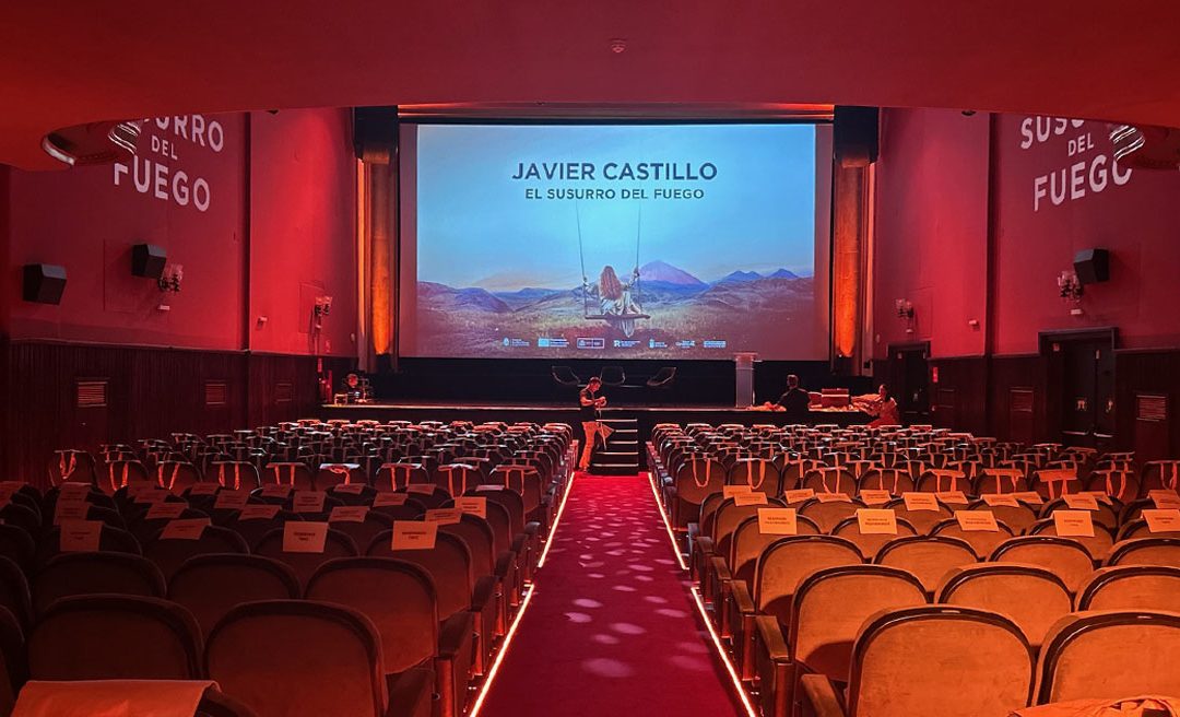 JAVIER CASTILLO PRESENTS HIS NEW BOOK AT CINES CALLAO
