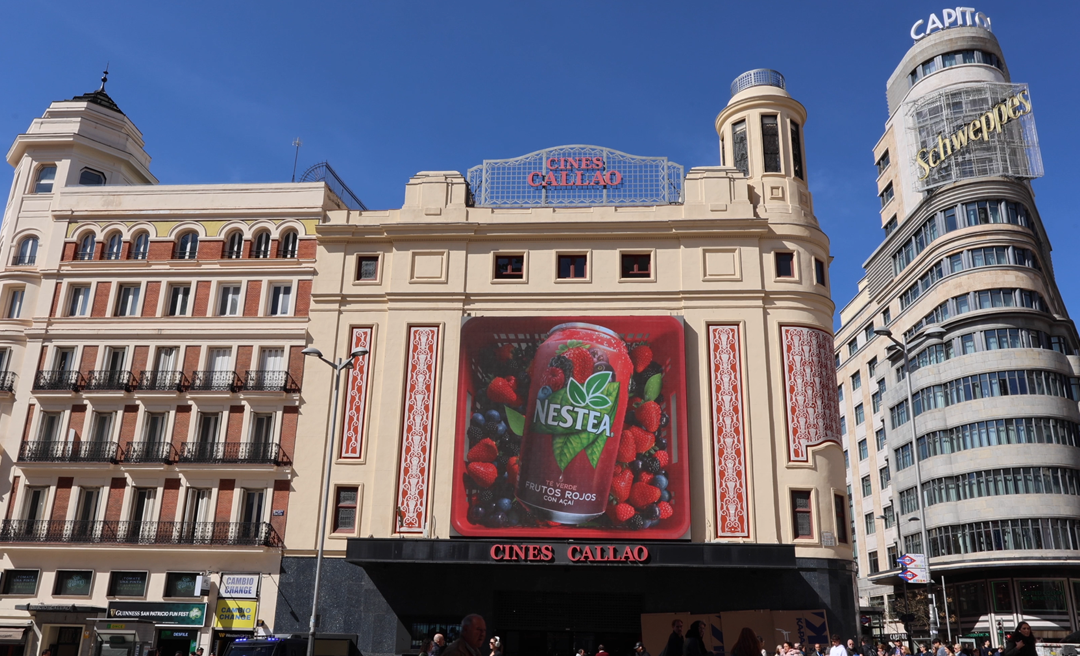 NESTEA INUNDA DE FRUTOS ROJOS LA PLAZA DEL CALLAO