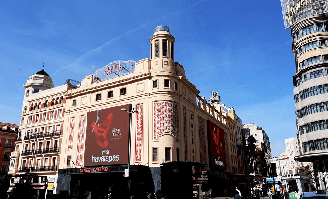 HAVAIANAS SE VISTE DE PRADA, EN CALLAO CITY LIGHTS