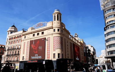 HAVAIANAS SE VISTE DE PRADA, EN CALLAO CITY LIGHTS