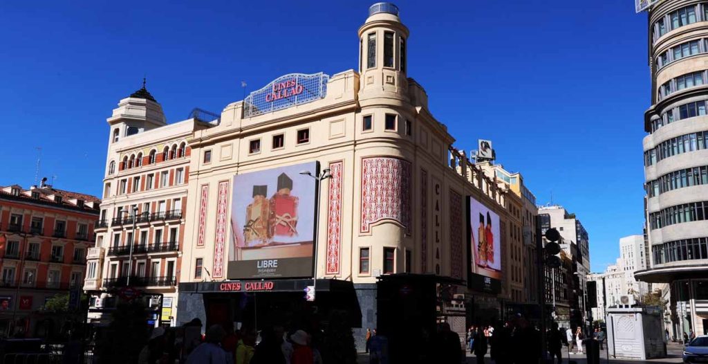 YSL LIBRE DOOH MADRID