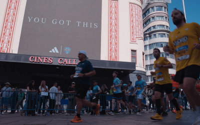 ADIDAS ANIMA A LOS CORREDORES DE LA MARATÓN DE MADRID EN CALLAO CITY LIGHTS