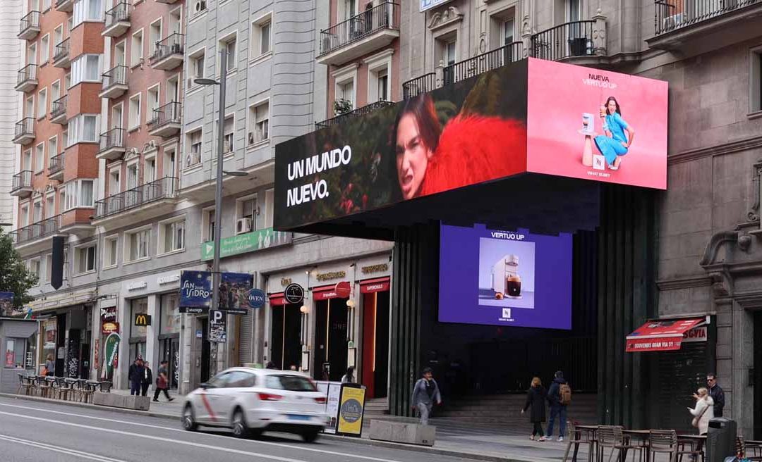 NESPRESSO LANZA VERTUO UP CON DUA LIPA, EN CIRCUITO GRAN VÍA