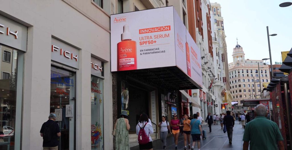 AVÈNE PRESENTA ULTRA SERUM SPF50+