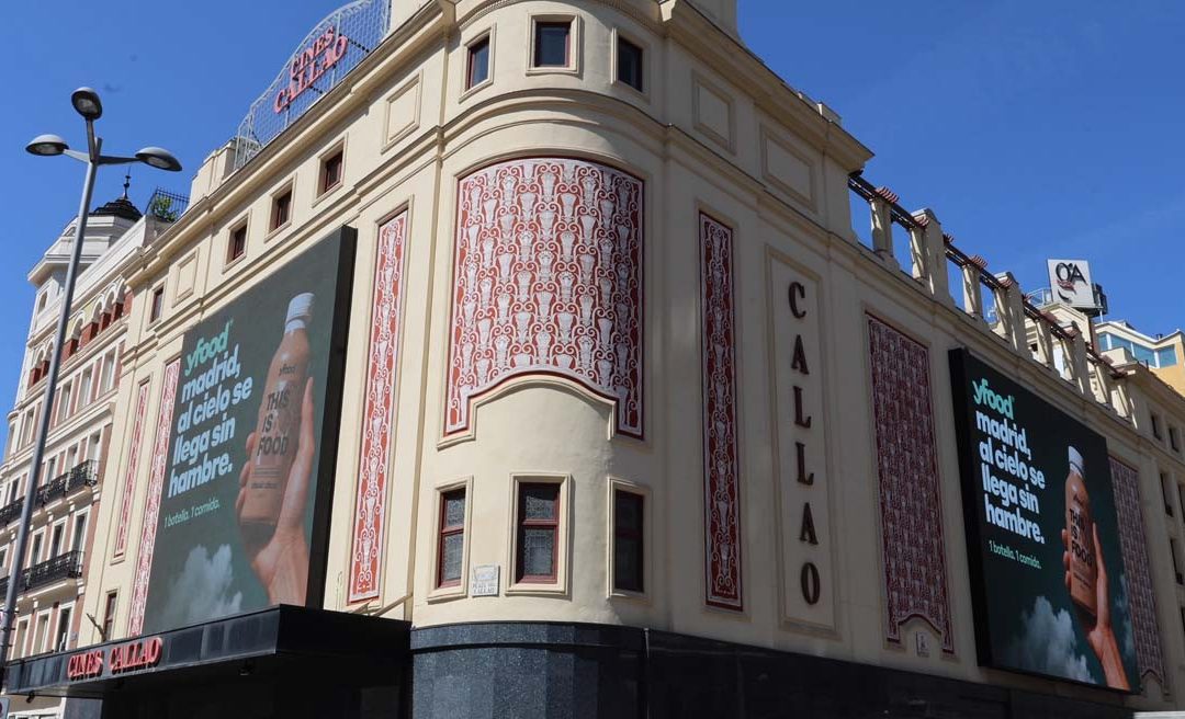 YFOOD TIRA DE REFRANERO Y HUMOR EN CALLAO CITY LIGHTS