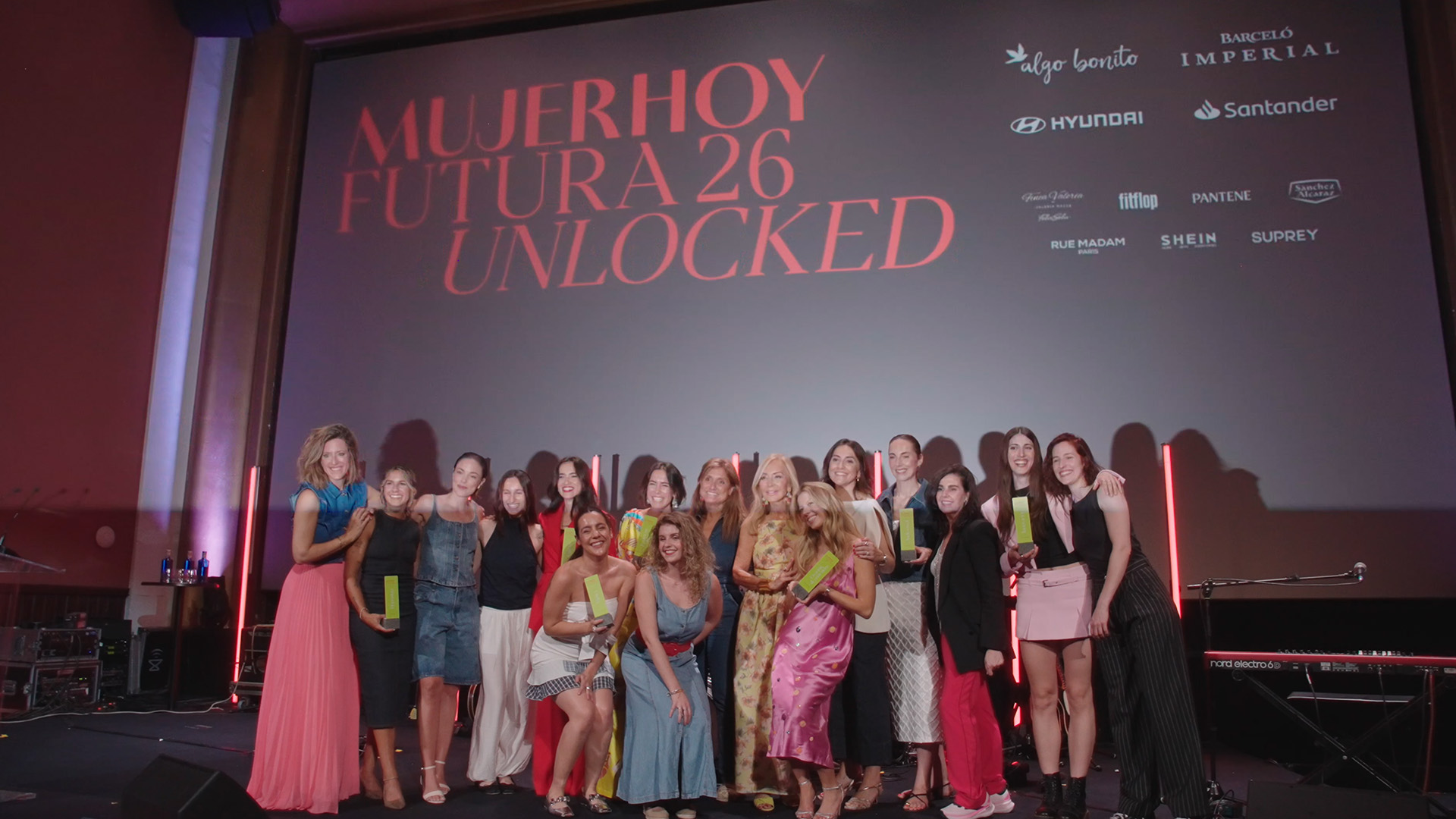 CALLAO CITY LIGHTS ACOGE LOS PREMIOS MUJERHOY FUTURA UNLOCKED