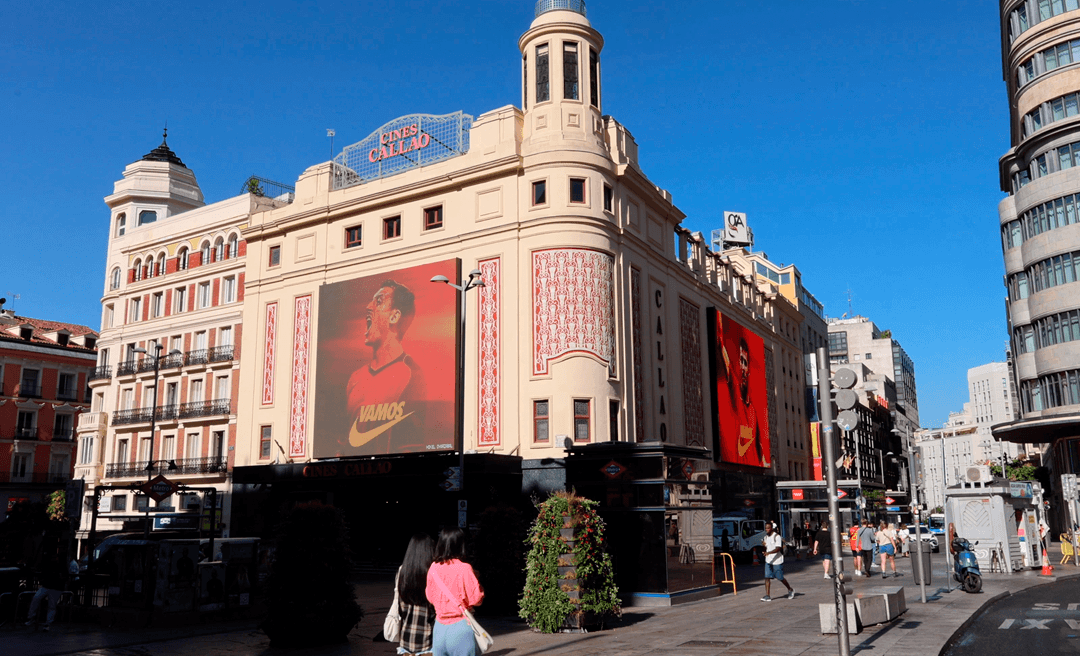 LAS MARCAS CELEBRAN EL TRIUNFO DE ESPAÑA EN EL MUNDIAL, EN CALLAO CITY LIGHTS