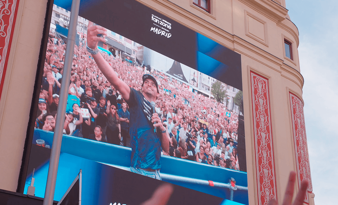 CARLOS SAINZ REVOLUCIONA CALLAO EN LA INAUGURACIÓN DE LA FAN ZONE DE WILLIAMS